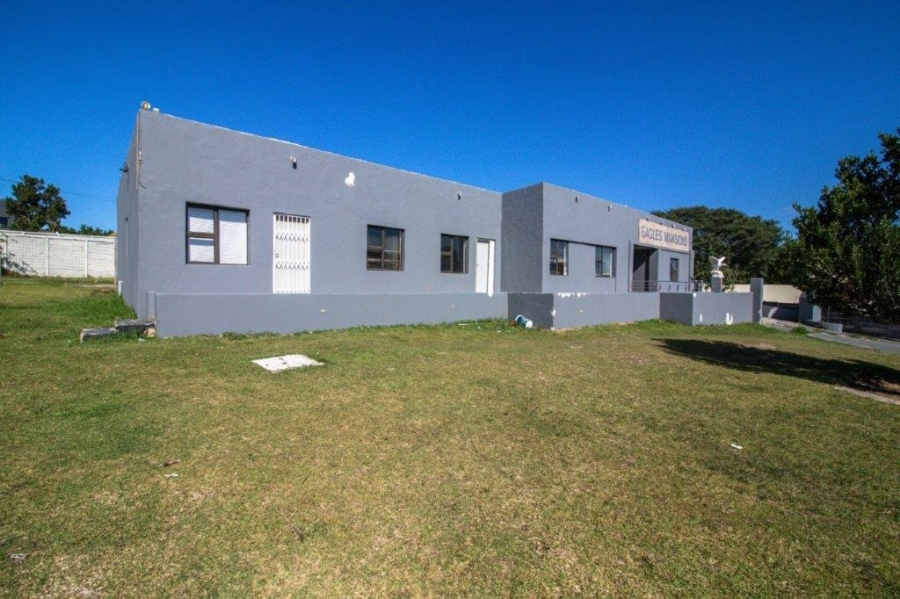 11 Bedroom Property for Sale in Beacon Bay Eastern Cape